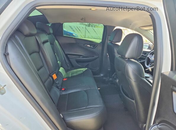 1G1ZD5ST3JF166875 2018 CHEVROLET MALIBU Белый Вид задних сидений