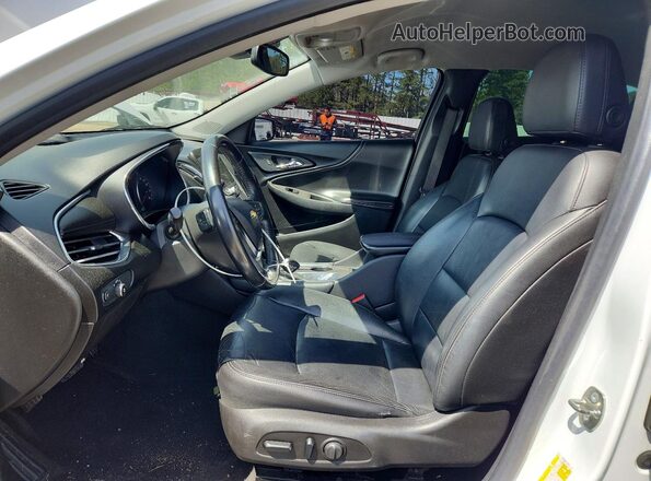 1G1ZD5ST3JF166875 2018 CHEVROLET MALIBU Белый Вид салона спереди