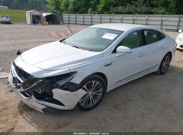 1G4ZP5SS1JU111497 2018 BUICK LACROSSE White წინა მარცხენა ხედი სამი მეოთხედიდან