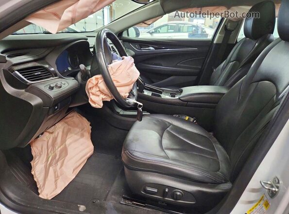 1G4ZP5SSXHU133475 2017 BUICK LACROSSE Белый Вид салона спереди