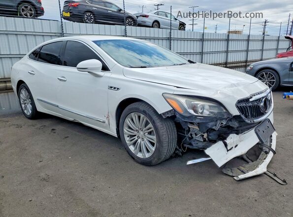 1G4ZP5SZ9JU122079 2018 BUICK LACROSSE White Delantero derecho