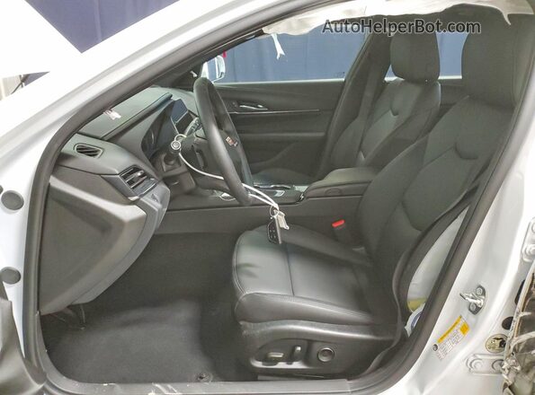 1G6DA5RK4T0110475 2026 CADILLAC CT4 Белый Вид салона спереди