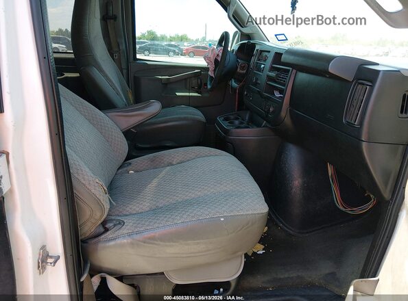 1GAWGFFF6H1254914 2017 CHEVROLET EXPRESS Black Vista interior delantera