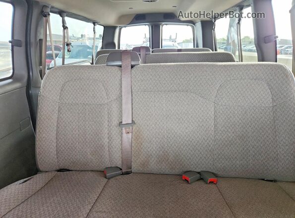 1GAZGNFP3P1206060 2023 CHEVROLET EXPRESS Белый Вид задней части салона
