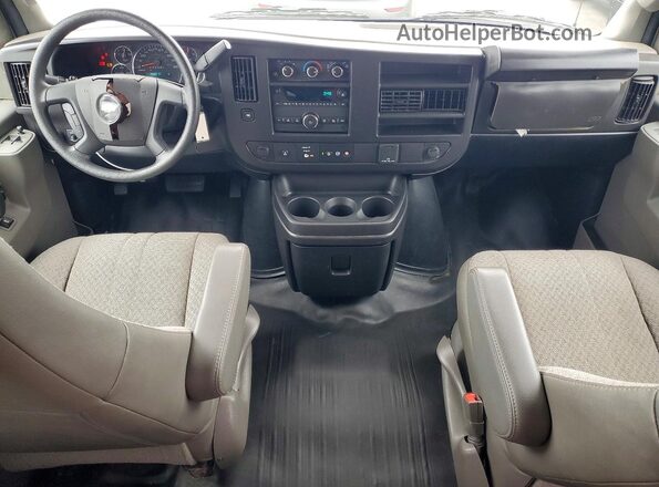 1GAZGNFP3P1234182 2023 CHEVROLET EXPRESS Белый Вид панели приборов