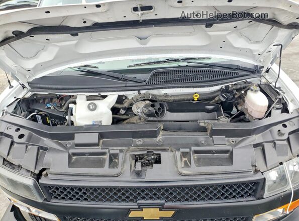 1GAZGNFP3P1234182 2023 CHEVROLET EXPRESS Белый Вид подкапотного пространства