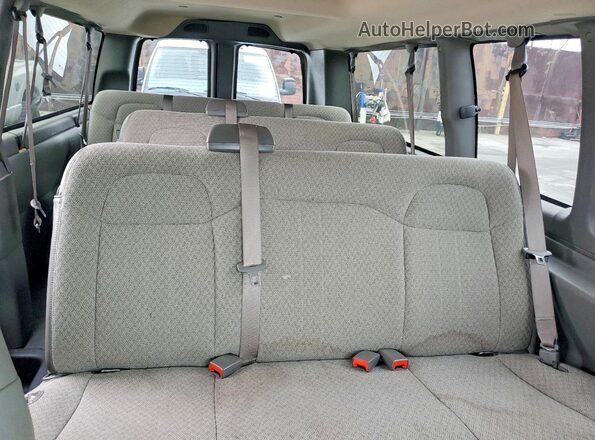 1GAZGNFP3P1234182 2023 CHEVROLET EXPRESS Белый Вид задних сидений