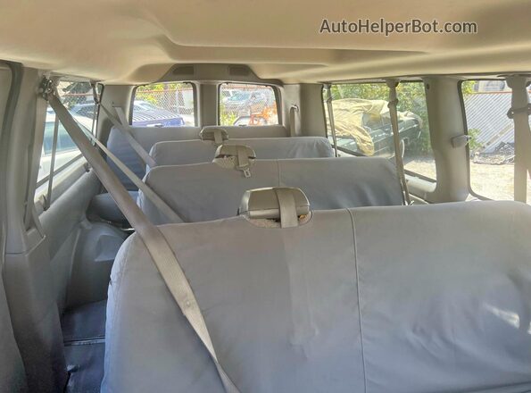 1GAZGPFG4G1167054 2016 CHEVROLET EXPRESS Белый Вид задней части салона