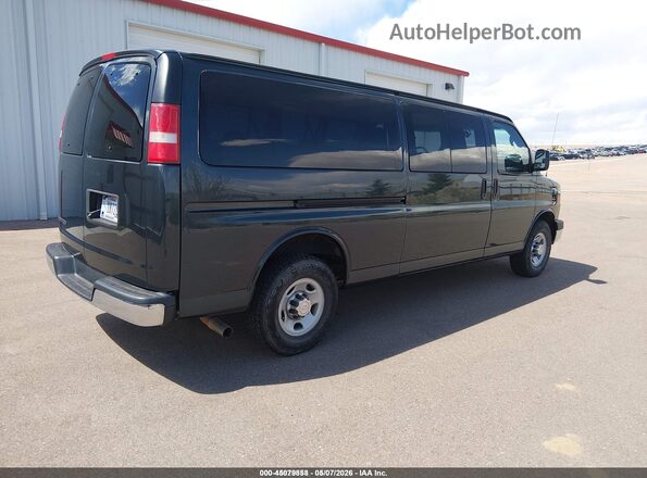 1GAZGPFG4H1292878 2017 CHEVROLET EXPRESS Silver Tył prawy