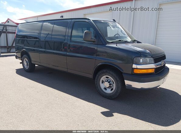 1GAZGPFG4H1292878 2017 CHEVROLET EXPRESS Silver Przód prawy
