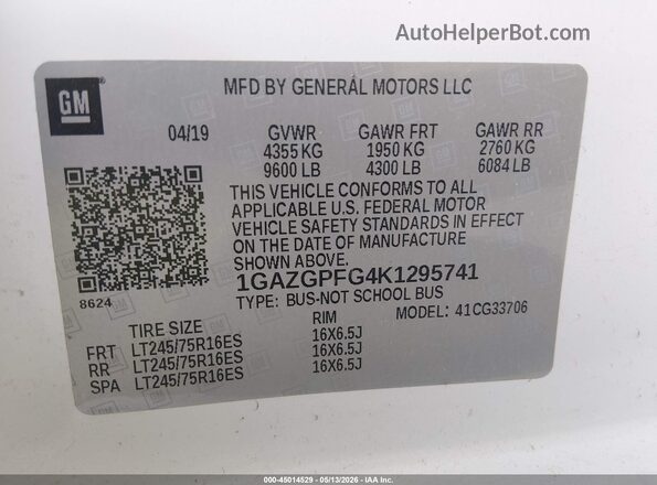 1GAZGPFG4K1295741 2019 CHEVROLET EXPRESS White Widok komory silnika