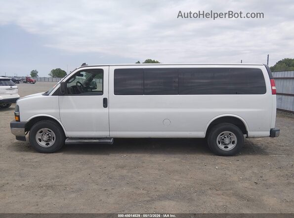 1GAZGPFG4K1295741 2019 CHEVROLET EXPRESS White Widok wnętrza 360 stopni