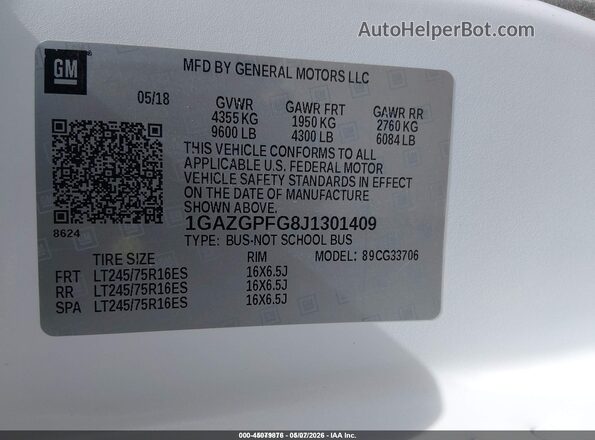 1GAZGPFG8J1301409 2018 CHEVROLET EXPRESS White Widok komory silnika