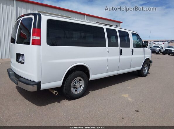 1GAZGPFG8J1301409 2018 CHEVROLET EXPRESS White Tył prawy