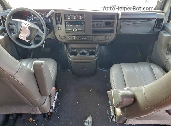 1GAZGPFP4R1202176 2024 CHEVROLET EXPRESS Белый Вид панели приборов