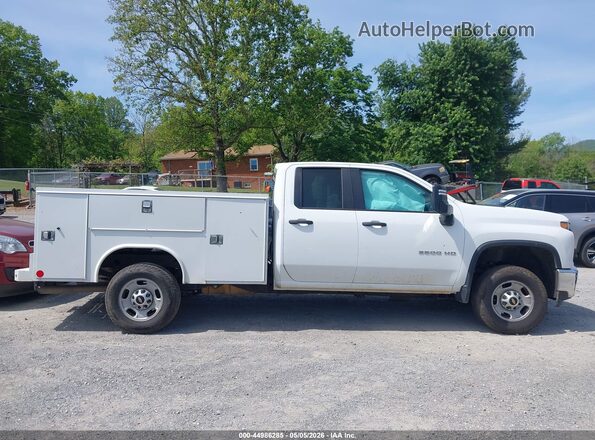 1GC2WLE74PF237855 2023 CHEVROLET SILVERADO White Widok wnętrza z tyłu