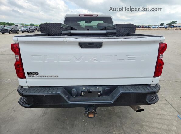 1GC2YLE78LF218987 2020 CHEVROLET SILVERADO White Rear view