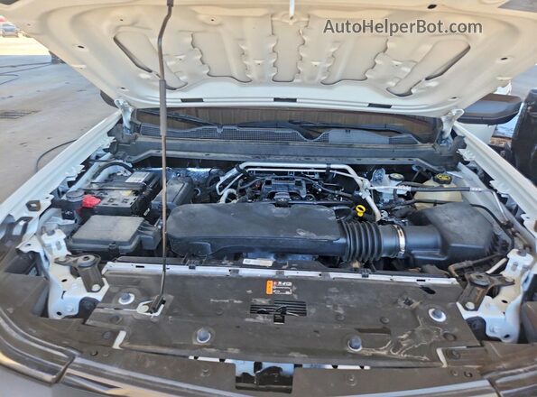 1GCGSBECXP1264306 2023 CHEVROLET COLORADO White Widok wnętrza z tyłu