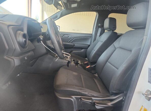 1GCGSBECXP1264306 2023 CHEVROLET COLORADO White Widok naklejki z numerem VIN