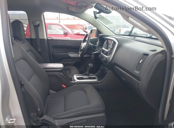 1GCGSCENXJ1189007 2018 CHEVROLET COLORADO Silver Widok wnętrza z przodu