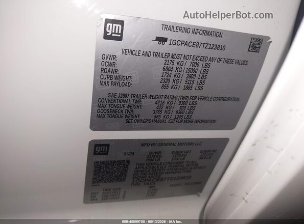 1GCPACE87TZ123810 2026 CHEVROLET SILVERADO White Vista del compartimento del motor
