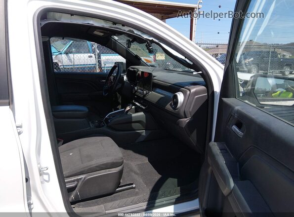 1GCPSCEK3P1186979 2023 CHEVROLET COLORADO White Вид салону спереду