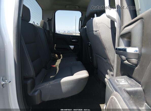 1GCRCREC7JZ117626 2018 CHEVROLET SILVERADO Серебряный Вид наклейки с VIN-кодом