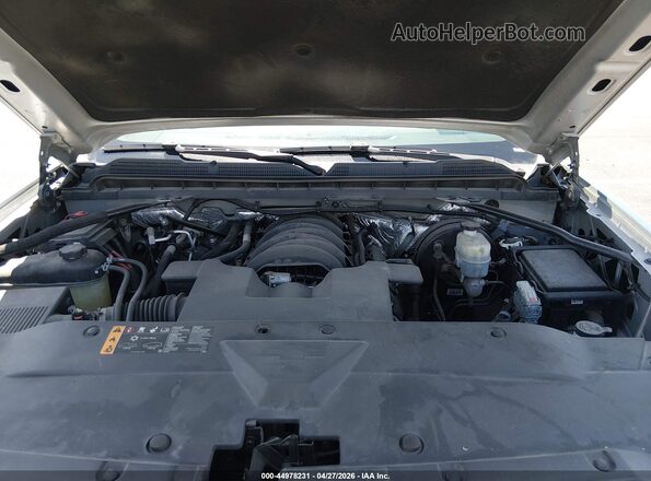 1GCRCREC7JZ117626 2018 CHEVROLET SILVERADO Серебряный Вид сзади