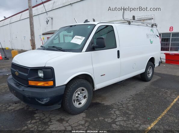 1GCWGAF16H1349178 2017 CHEVROLET EXPRESS Белый Передняя левая четверть