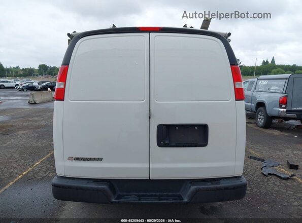 1GCWGAF16H1349178 2017 CHEVROLET EXPRESS Белый 