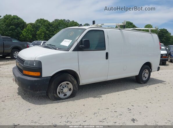 1GCWGAF7XN1165412 2022 CHEVROLET EXPRESS Белый Вид спереди