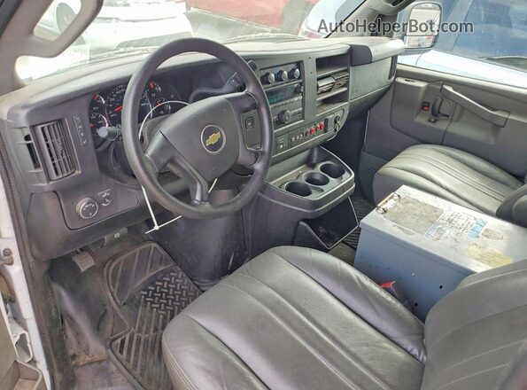 1GCWGAFF0G1234473 2016 CHEVROLET EXPRESS Белый Вид панели приборов