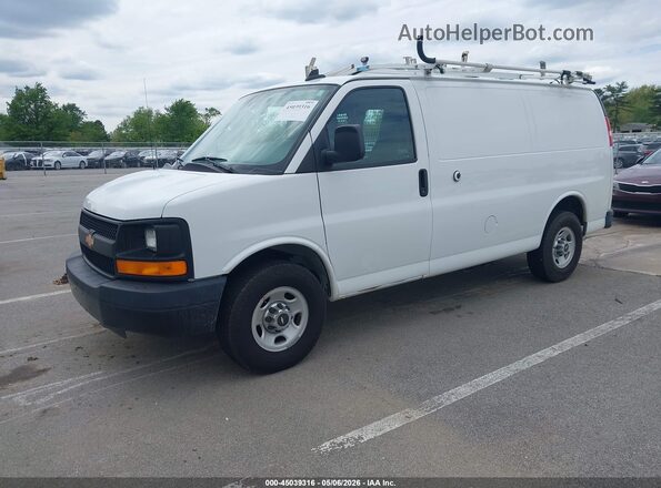 1GCWGAFF3G1235150 2016 CHEVROLET EXPRESS Белый Передняя левая четверть