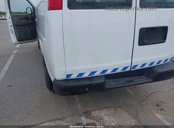 1GCWGAFF3G1235150 2016 CHEVROLET EXPRESS Белый Вид спереди