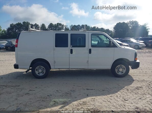 1GCWGAFF5G1272894 2016 CHEVROLET EXPRESS White Widok wnętrza z tyłu