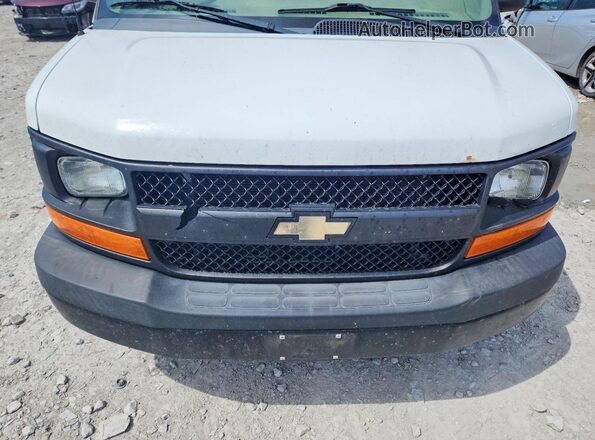 1GCWGAFF7G1132894 2016 CHEVROLET EXPRESS Белый Вид задней части салона