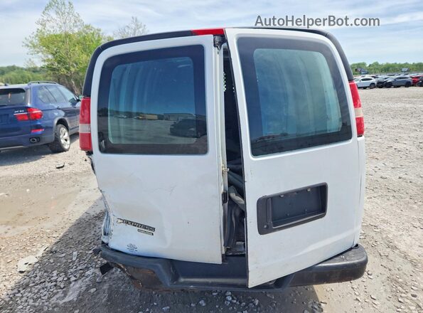 1GCWGAFF7G1132894 2016 CHEVROLET EXPRESS Белый Вид сзади