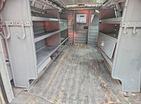 1GCWGAFG3H1112359 2017 CHEVROLET EXPRESS Белый Вид задних сидений