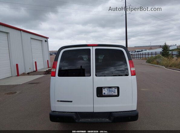 1GCWGAFG3H1261161 2017 CHEVROLET EXPRESS Белый 