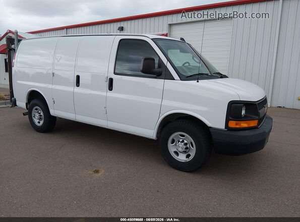 1GCWGAFG3H1261161 2017 CHEVROLET EXPRESS Белый Передняя правая четверть