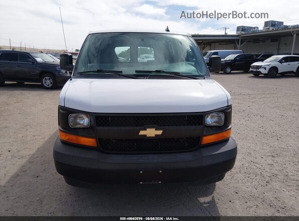 1GCWGAFG7H1247473 2017 CHEVROLET EXPRESS Белый Вид щитка приборов