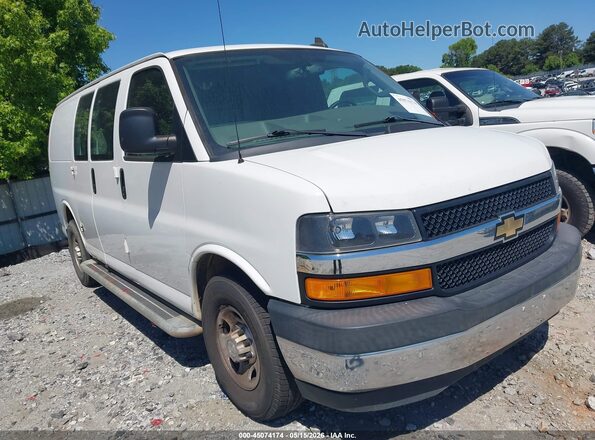 1GCWGAFG7L1179345 2020 CHEVROLET EXPRESS Белый Передняя правая четверть