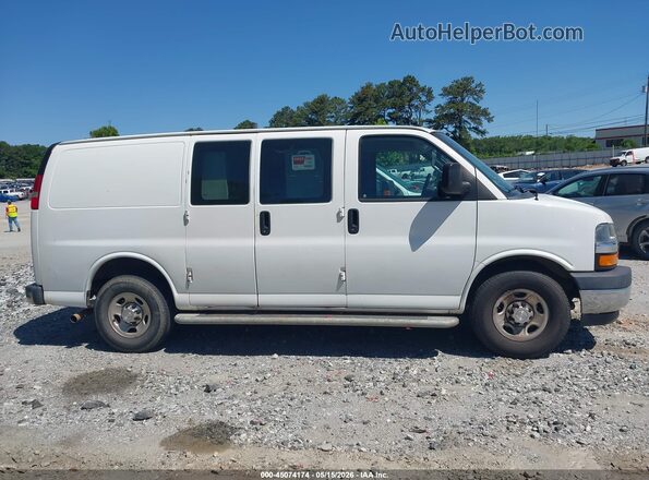 1GCWGAFG7L1179345 2020 CHEVROLET EXPRESS Белый Вид задней части салона