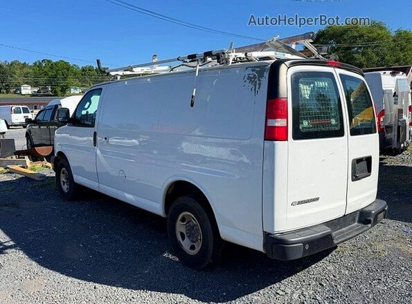 1GCWGAFP0J1185596 2018 CHEVROLET EXPRESS Белый Передняя правая четверть