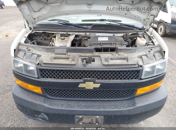 1GCWGAFP3J1339248 2018 CHEVROLET EXPRESS Белый Вид сзади