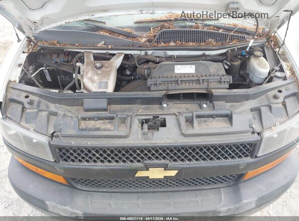 1GCWGAFP5L1277466 2020 CHEVROLET EXPRESS Белый Вид сзади