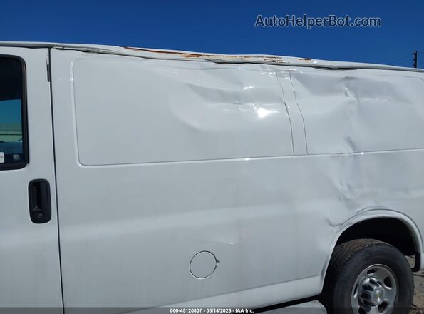 1GCWGAFP5N1155080 2022 CHEVROLET EXPRESS White Widok z przodu