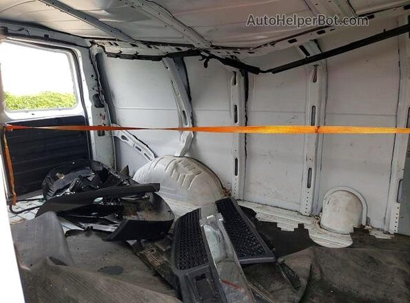 1GCWGAFP6L1179269 2020 CHEVROLET EXPRESS Белый Вид салона спереди
