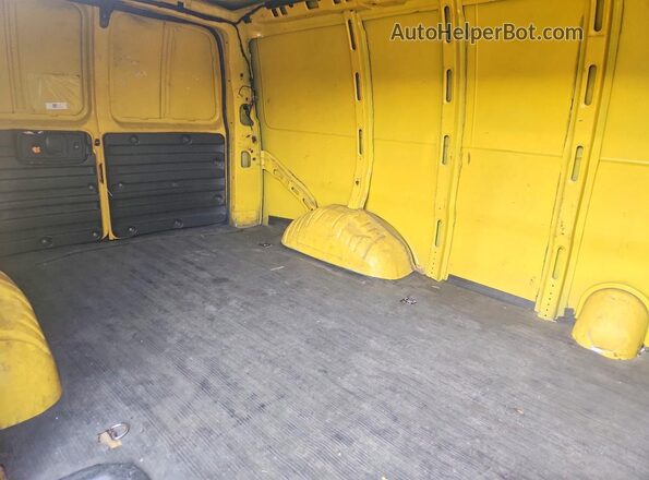 1GCWGAFP9K1338946 2019 CHEVROLET EXPRESS Желтый Вид задних сидений