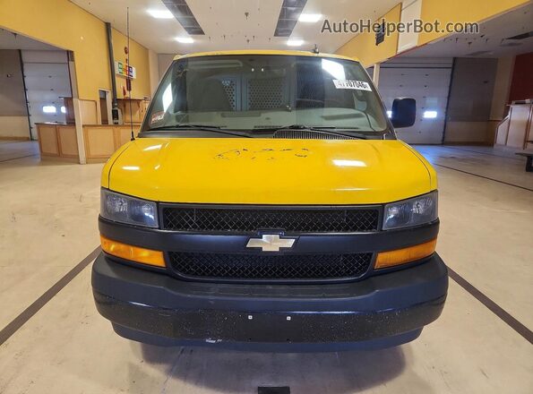1GCWGAFP9K1338946 2019 CHEVROLET EXPRESS Желтый Вид спереди
